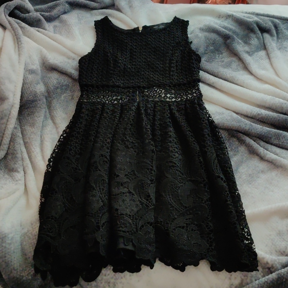 Romeo and Juliet Contour black dress